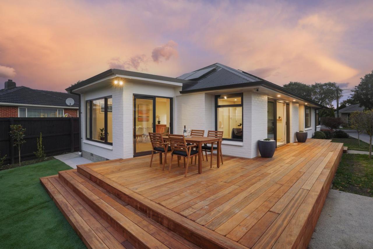 Casa de férias Private, Family-friendly Home, 4br By Airport & Free Parking